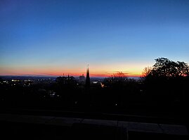 Vor Sonnenaufgang – Blick auf Bielefeld 